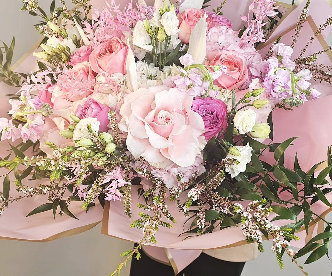 Fresh flowers on your table, on your schedule